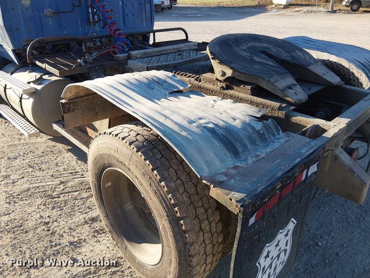 image for item FK0898 1994 Ford L9000 Aero Max semi truck