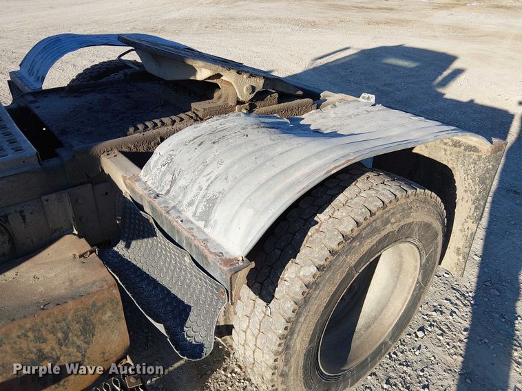 image for item FK0898 1994 Ford L9000 Aero Max semi truck