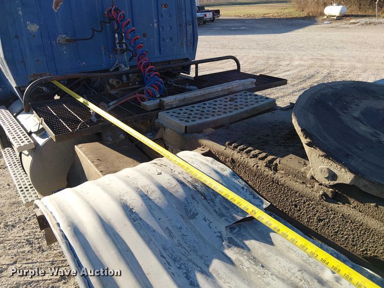 image for item FK0898 1994 Ford L9000 Aero Max semi truck