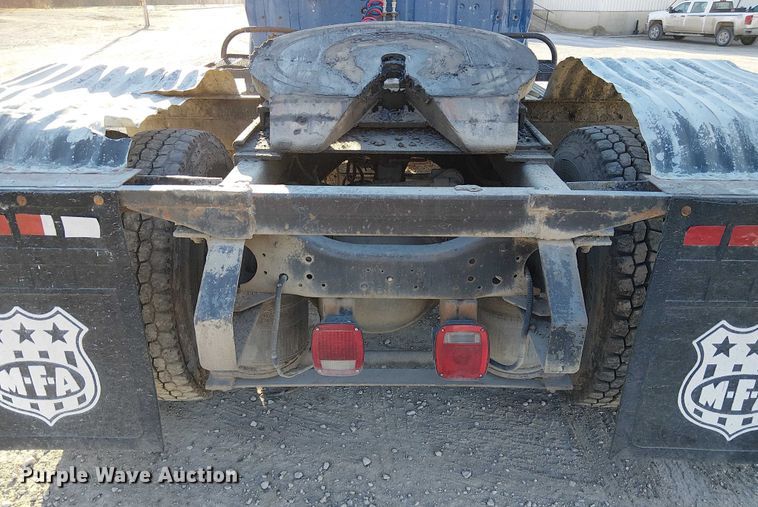 image for item FK0898 1994 Ford L9000 Aero Max semi truck