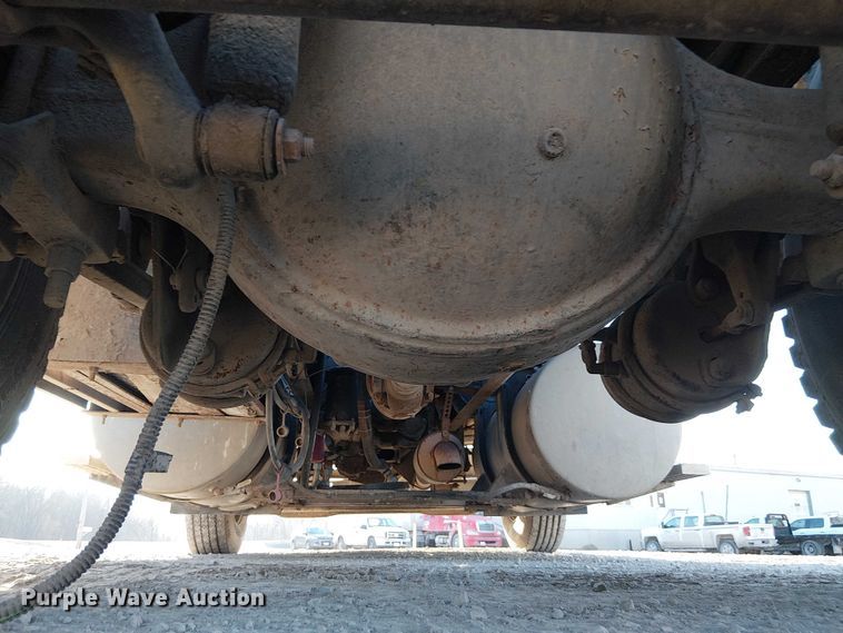 image for item FK0898 1994 Ford L9000 Aero Max semi truck