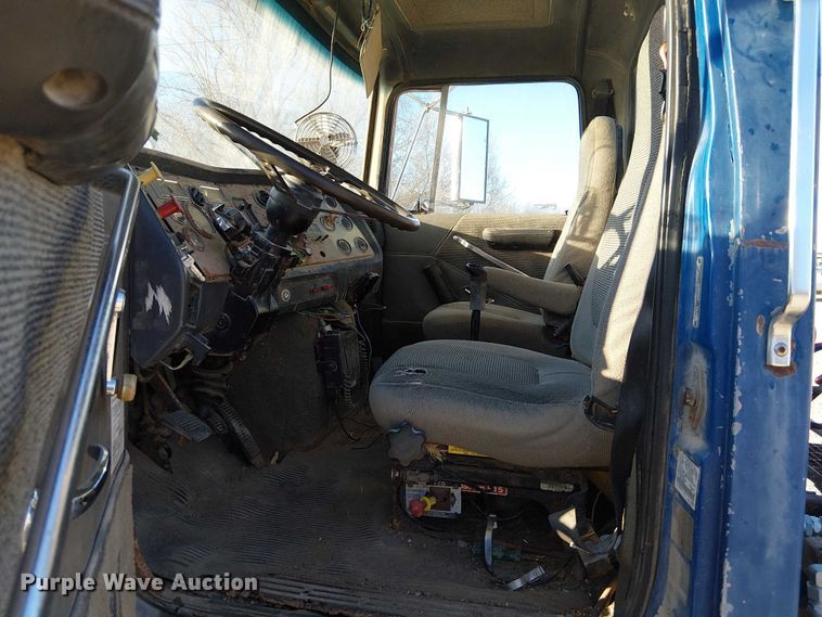 image for item FK0898 1994 Ford L9000 Aero Max semi truck