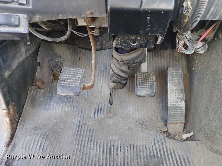 image for item FK0898 1994 Ford L9000 Aero Max semi truck