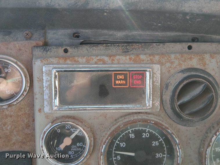 image for item FK0898 1994 Ford L9000 Aero Max semi truck