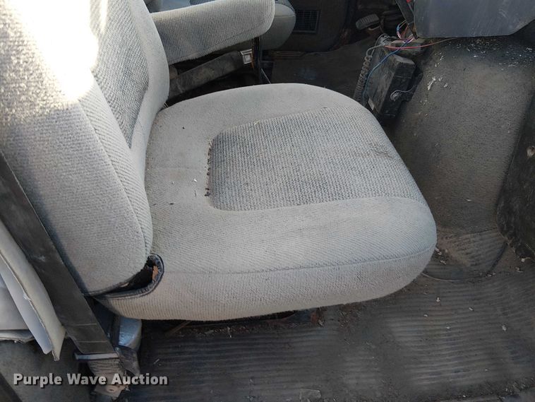 image for item FK0898 1994 Ford L9000 Aero Max semi truck