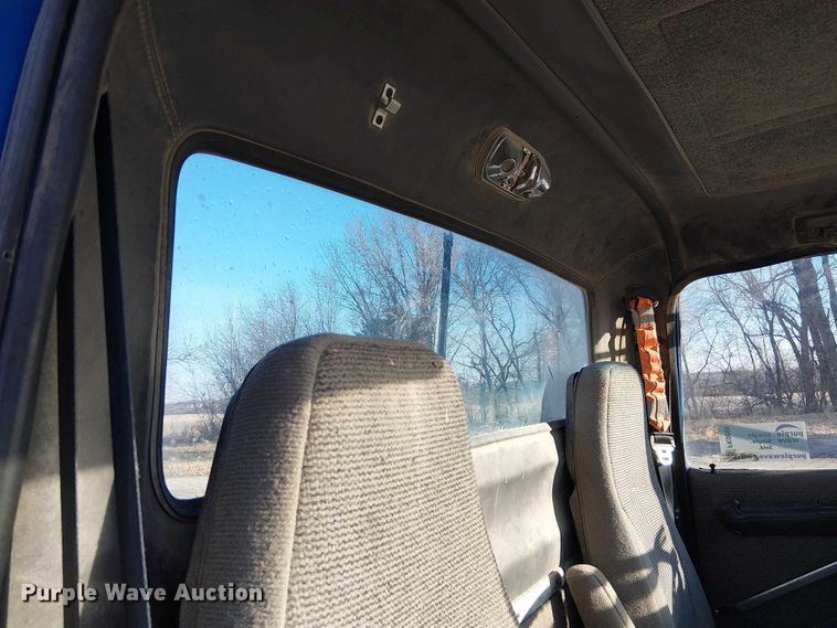 image for item FK0898 1994 Ford L9000 Aero Max semi truck