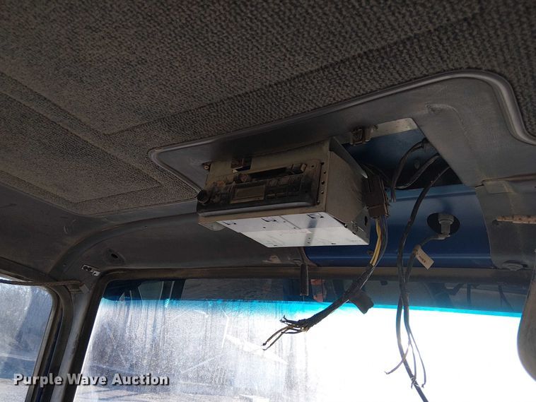 image for item FK0898 1994 Ford L9000 Aero Max semi truck