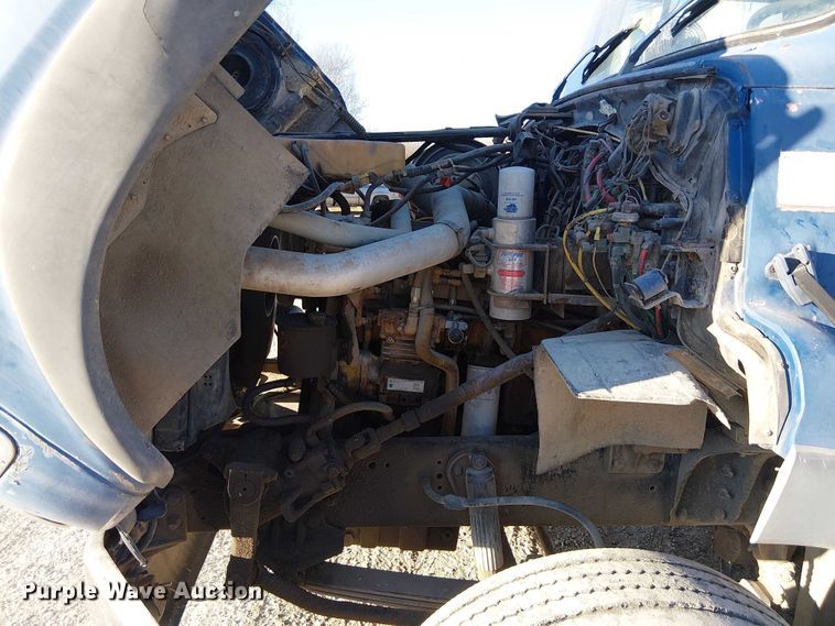 image for item FK0898 1994 Ford L9000 Aero Max semi truck