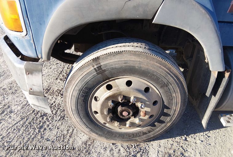 image for item FK0898 1994 Ford L9000 Aero Max semi truck