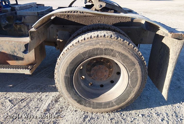 image for item FK0898 1994 Ford L9000 Aero Max semi truck