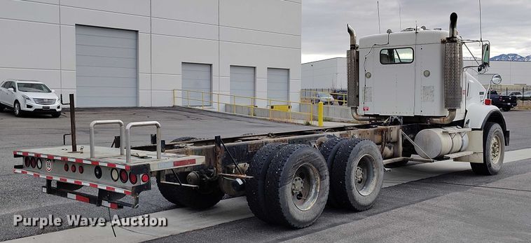 image for item IH9384 2006 Kenworth T800 truck cab and chassis