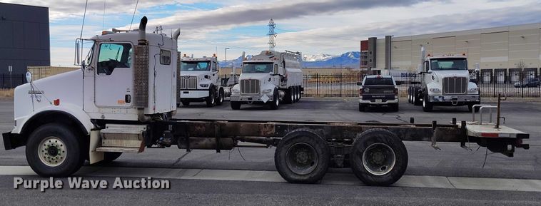 image for item IH9384 2006 Kenworth T800 truck cab and chassis
