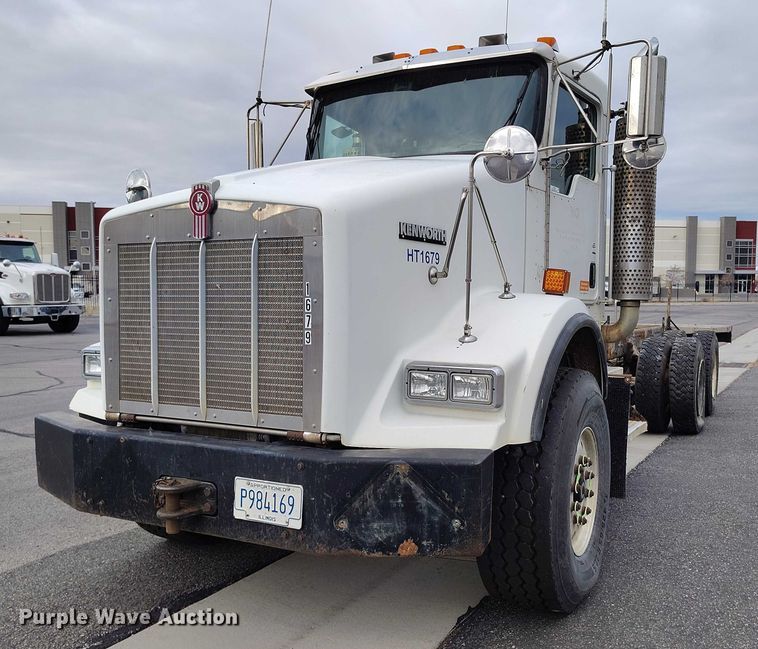 image for item IH9384 2006 Kenworth T800 truck cab and chassis