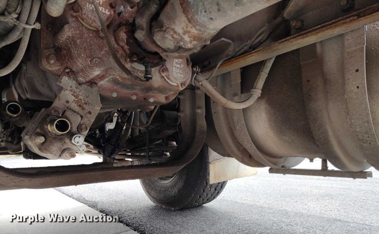 image for item IH9384 2006 Kenworth T800 truck cab and chassis