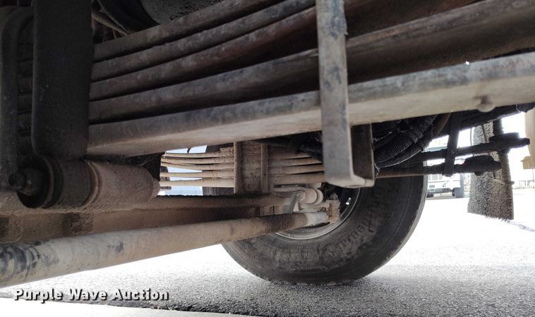 image for item IH9384 2006 Kenworth T800 truck cab and chassis