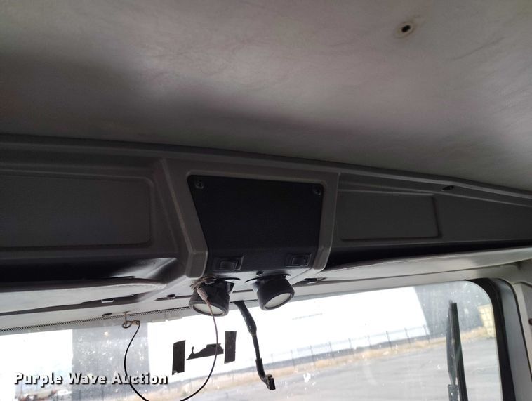 image for item IH9384 2006 Kenworth T800 truck cab and chassis