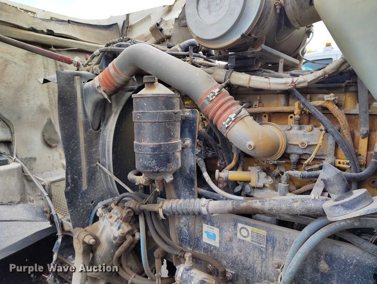 image for item IH9384 2006 Kenworth T800 truck cab and chassis