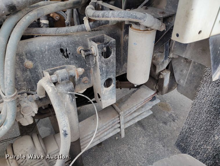 image for item IH9384 2006 Kenworth T800 truck cab and chassis