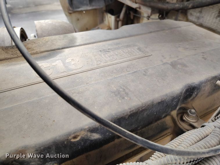 image for item IH9384 2006 Kenworth T800 truck cab and chassis