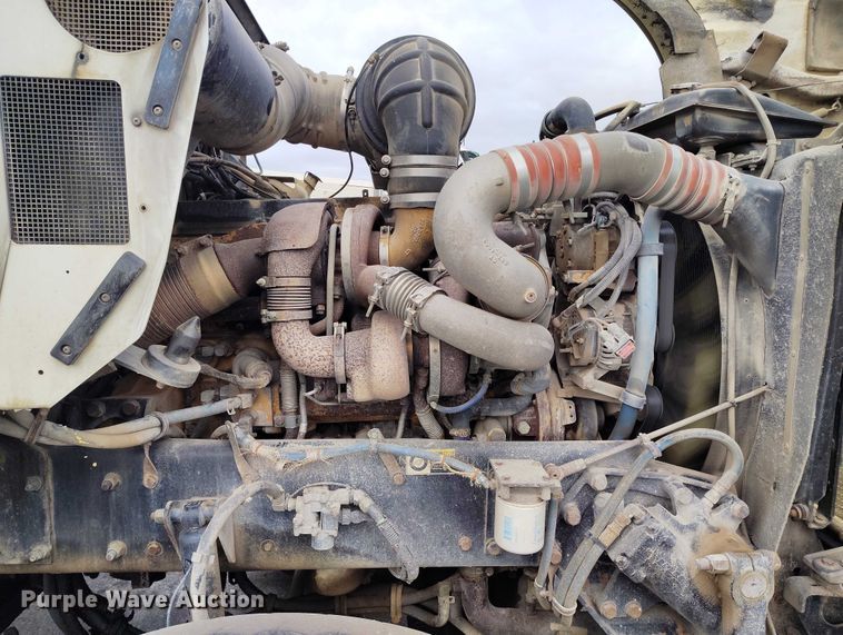 image for item IH9384 2006 Kenworth T800 truck cab and chassis