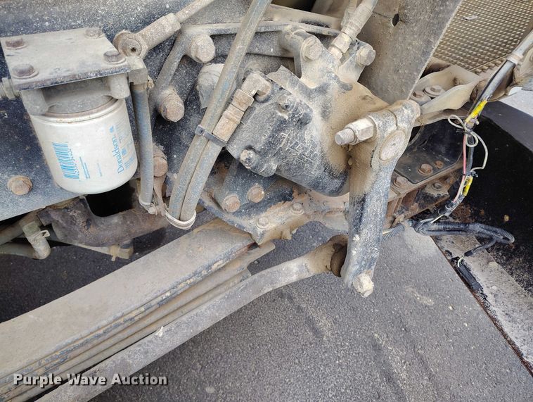 image for item IH9384 2006 Kenworth T800 truck cab and chassis