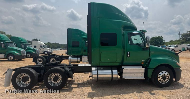 image for item YA0558 2020 International LT625 semi truck