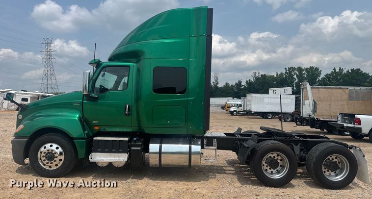 image for item YA0558 2020 International LT625 semi truck