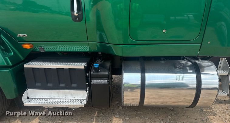 image for item YA0558 2020 International LT625 semi truck