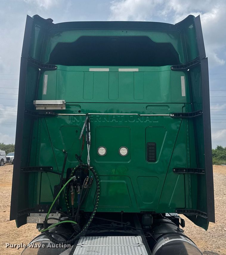 image for item YA0558 2020 International LT625 semi truck