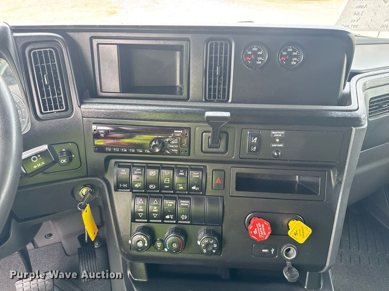 image for item YA0558 2020 International LT625 semi truck