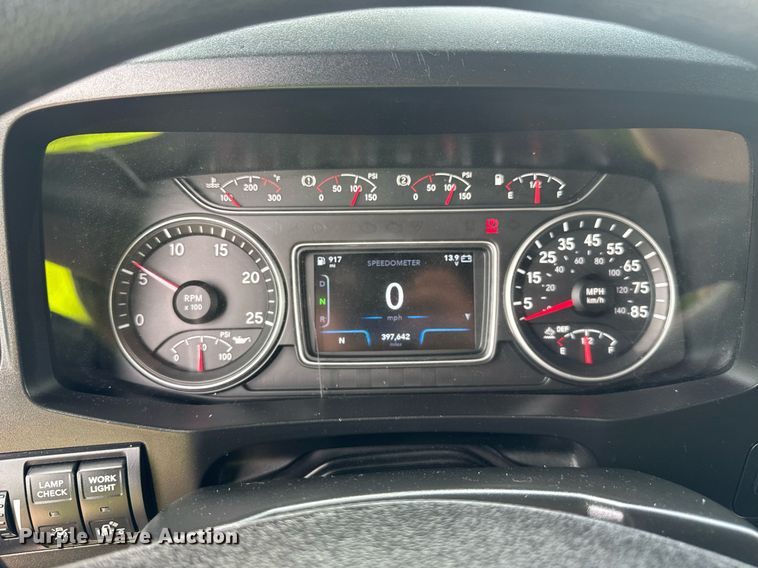 image for item YA0558 2020 International LT625 semi truck