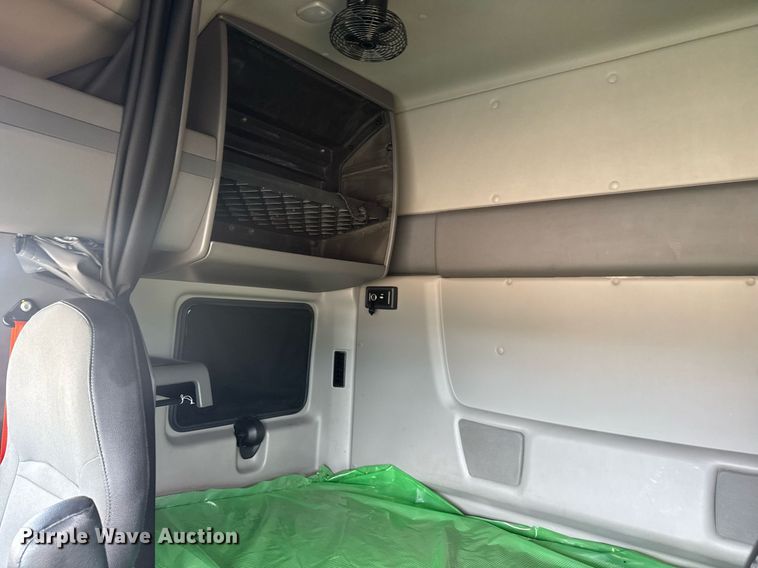 image for item YA0558 2020 International LT625 semi truck