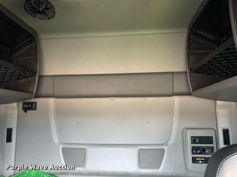 image for item YA0558 2020 International LT625 semi truck