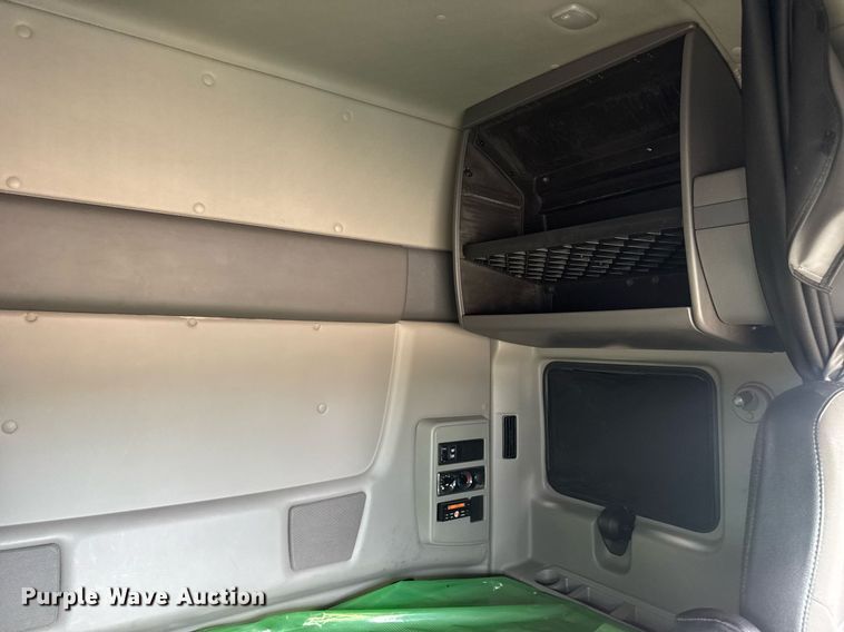 image for item YA0558 2020 International LT625 semi truck