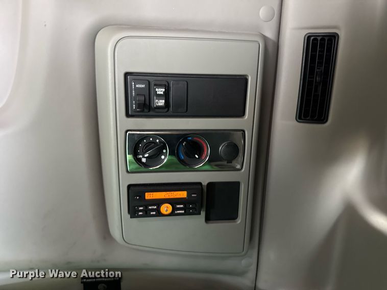 image for item YA0558 2020 International LT625 semi truck