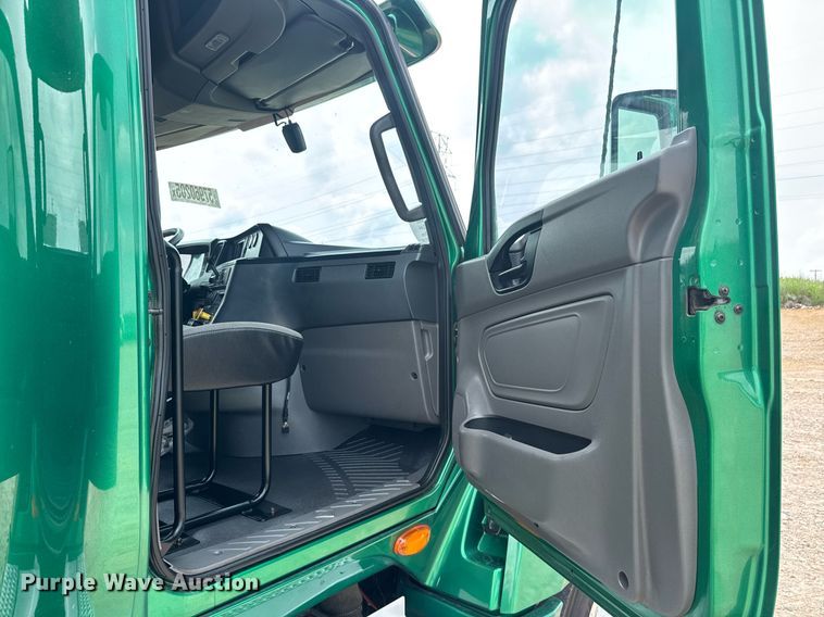 image for item YA0558 2020 International LT625 semi truck