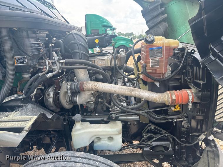 image for item YA0558 2020 International LT625 semi truck