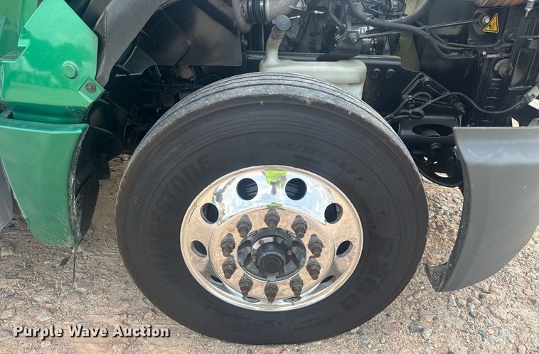 image for item YA0558 2020 International LT625 semi truck