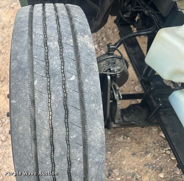 image for item YA0558 2020 International LT625 semi truck