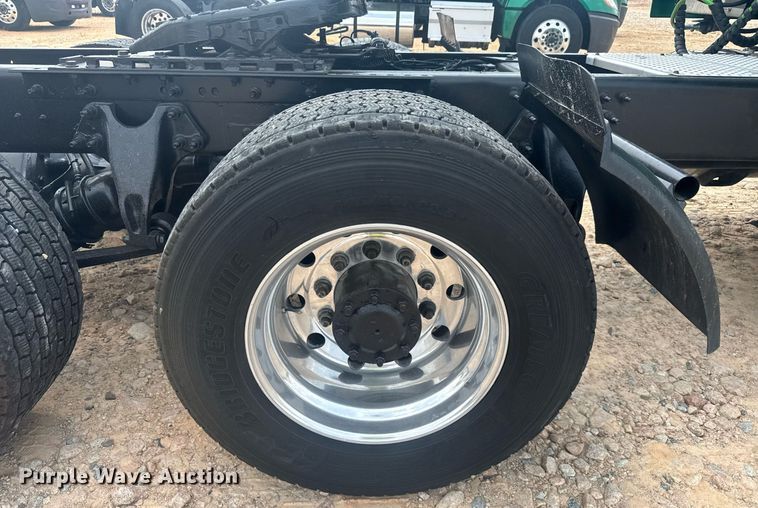 image for item YA0558 2020 International LT625 semi truck