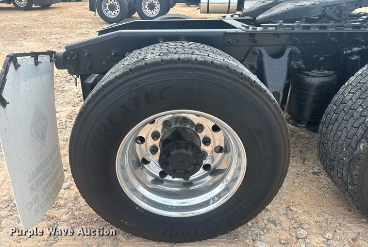 image for item YA0558 2020 International LT625 semi truck