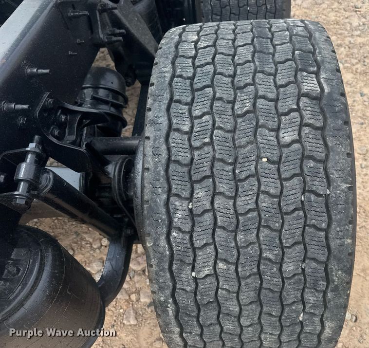 image for item YA0558 2020 International LT625 semi truck