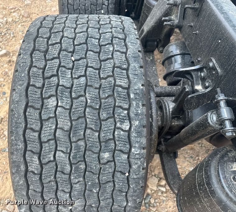 image for item YA0558 2020 International LT625 semi truck