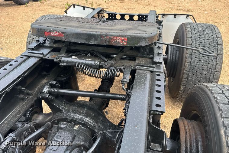 image for item YA0561 2020 International LT625 semi truck