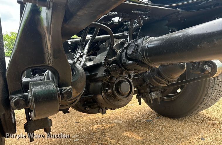 image for item YA0561 2020 International LT625 semi truck