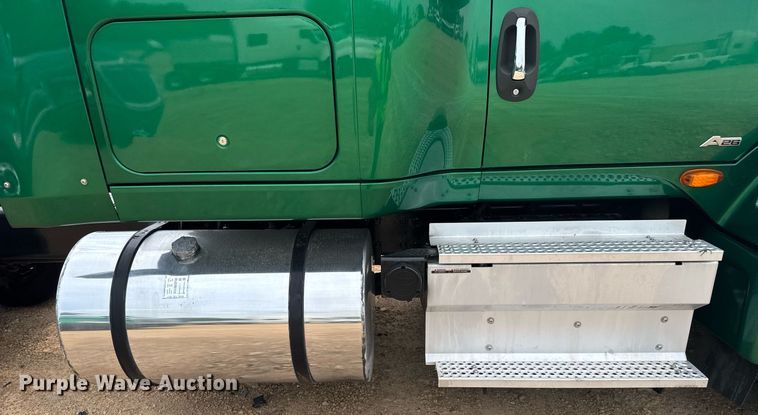 image for item YA0561 2020 International LT625 semi truck