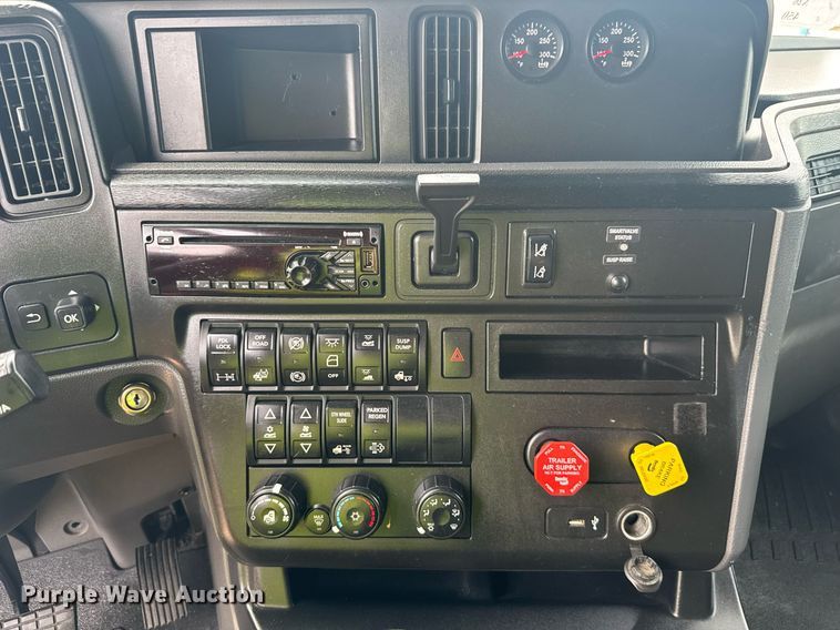 image for item YA0561 2020 International LT625 semi truck