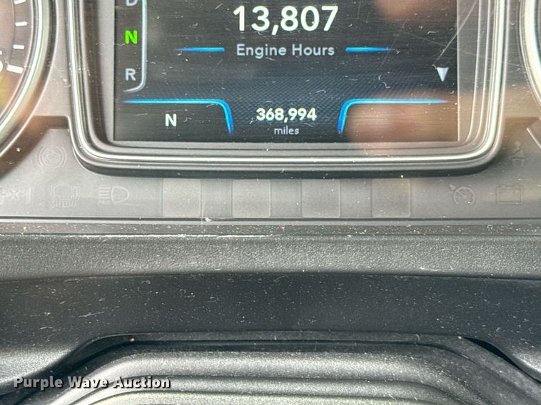 image for item YA0561 2020 International LT625 semi truck