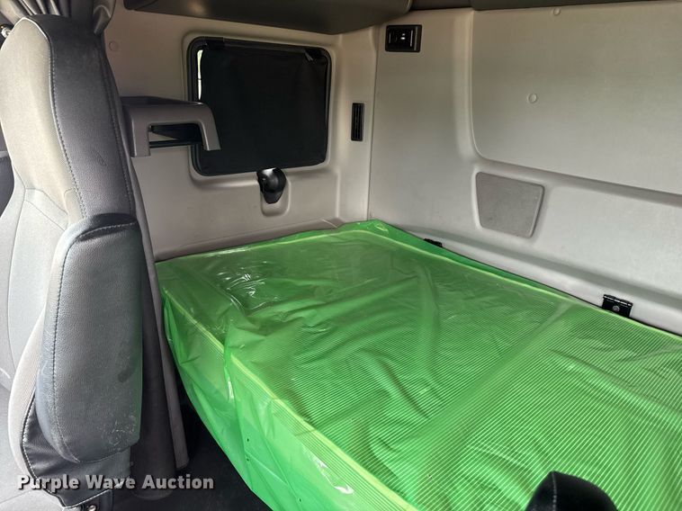 image for item YA0561 2020 International LT625 semi truck