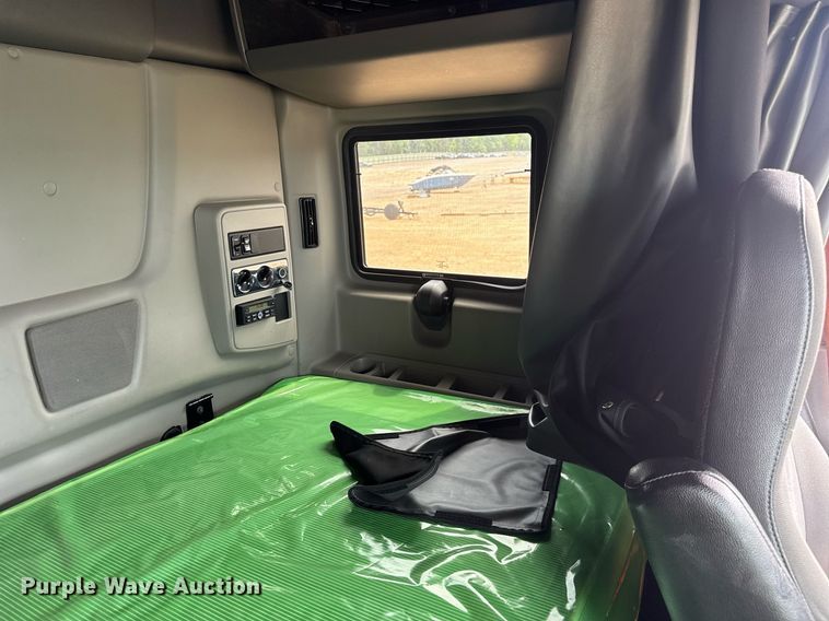 image for item YA0561 2020 International LT625 semi truck